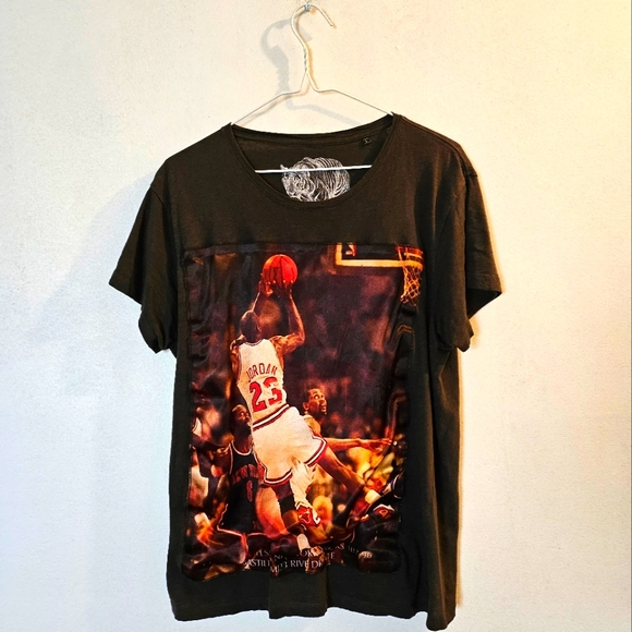 Bastille Other - Bastille Michael Jordan Jump Shot Graphic T-shirt | Size Large